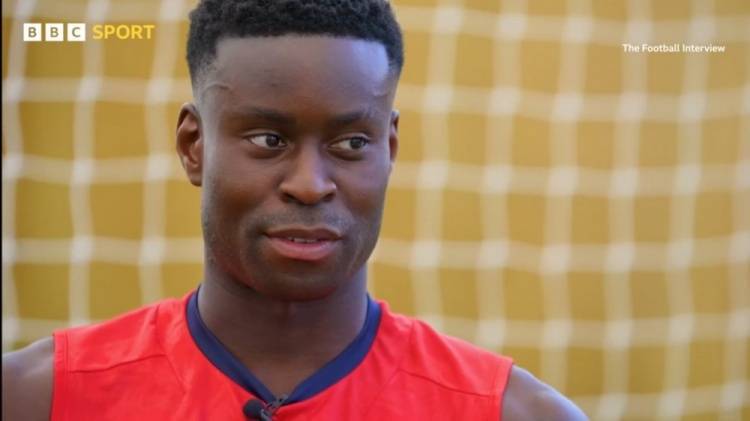 格伊：我的朋友要么在不同国家要么住曼市或利物浦，要联系不容易