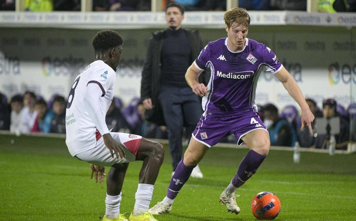 佛罗伦萨主场1-3负于科莫，紫百合止步意大利杯八强，全力冲刺意甲保级