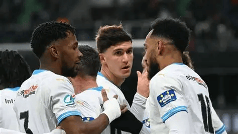 欧冠西甲内战：巴萨主场剑指先机，马竞残阵恐难招架